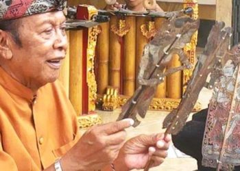 Ia Blencong, Ia Kelir Wayang yang Penuh Getar — In Memoriam Dalang Bapa Sija