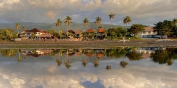 Pesona Pantai Kaliasem, Tak Kalah Cantik dengan Pantai Lovina