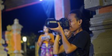 Amri, Peramu Keabadian dari Balik Lensa Foto Festival Komponis Perempuan Wrdhi Cwaram 2024