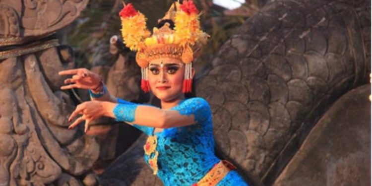 Kesenian Joged Bumbung, Warisan Budaya yang Populer dan Problematik