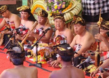Cakepung dari Karangasem: Teater Bertutur, Akulturasi Budaya Bali, Jawa dan Lombok