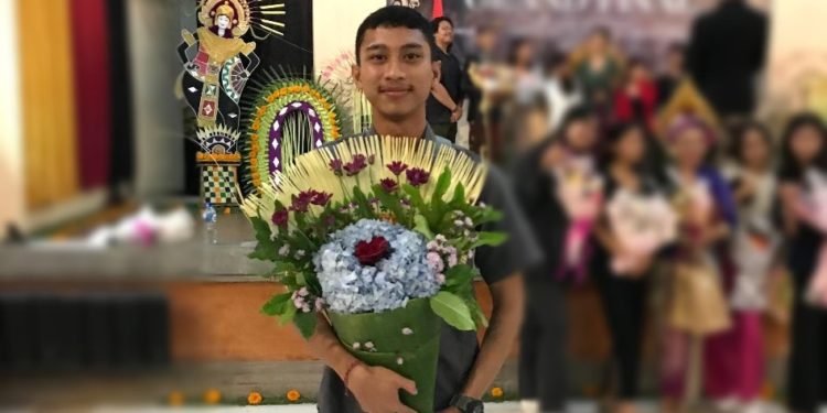 Bolehkah Menggunakan Bunga Palsu Untuk Membuat Banten? – Pertanyaan Mahasiswa Masa Kini