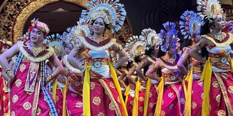 Janger Melampahan dari Pejeng Kangin dengan Gending Religi, Cinta Tanah Air dan Cinta Alam