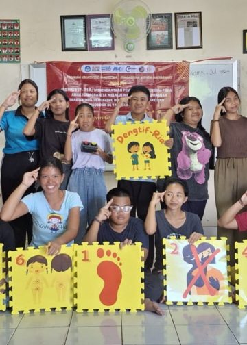 Anak-anak Tunagrahita Bermain Dengkleng Sambil Meningkatkan Pemahaman Seksual – Cerita PKM-PM Undiksha di Yayasan Anak Unik, Gianyar