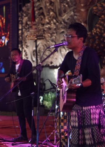 Empat Detik Sebelum Tidur dan Obrolan di Belakang Panggung Tentang Lagu dan Singaraja