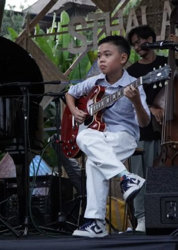Rason Wardjojo, Gitaris Cilik, dan Bagaimana Ia Mengenal Jazz