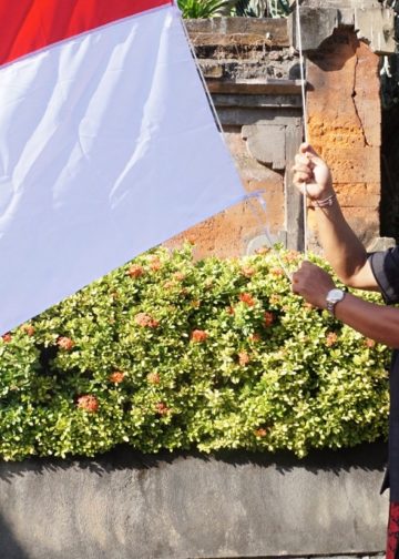 Pemkab Buleleng Sebarkan 10.078 Bendera Merah Putih, Pj. Bupati Lihadnyana: Jangan Diinapkan