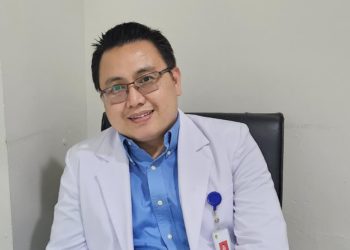 “Semakin Tua Semakin Bahagia” – Itu Kata Dr. dr. Dicky Yulius Pangkey pada Seminar Wanita Muslimah Indonesia