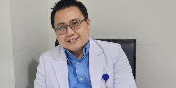 “Semakin Tua Semakin Bahagia” – Itu Kata Dr. dr. Dicky Yulius Pangkey pada Seminar Wanita Muslimah Indonesia