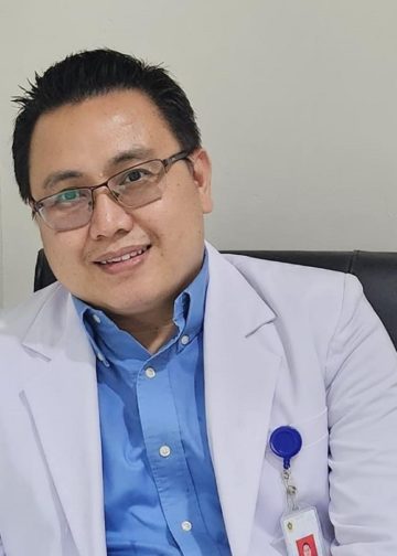 “Semakin Tua Semakin Bahagia” – Itu Kata Dr. dr. Dicky Yulius Pangkey pada Seminar Wanita Muslimah Indonesia
