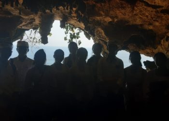 Antara Pura Gunung Payung dan Pura Batu Pageh  