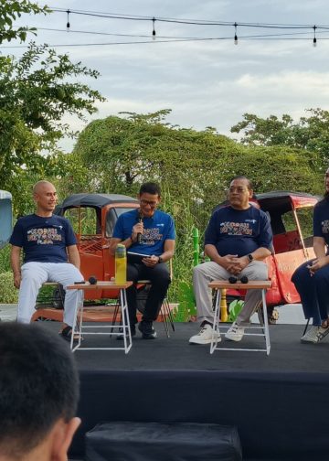 Senja Tak Kalah Indah di Bali Utara — Dari Bincang Sandiaga Uno dan Komunitas di Pantai Penimbangan