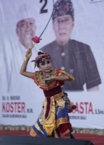 Hanoman dan Tari Sampi Gerumbungan di Kampanye Calon Gubernur Bali di Seririt