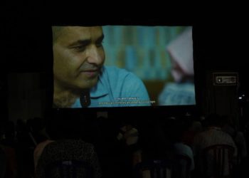 Black Rain in My Eyes (2023): “Kebohongan” Seorang Penyair kepada Putrinya yang Buta