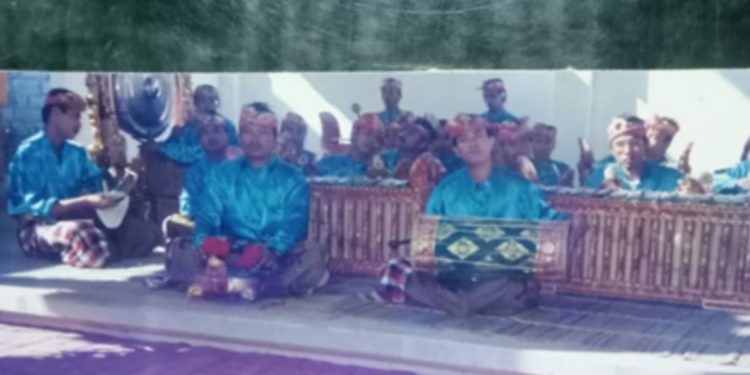 Sembilan Tahun Sebelum “Tragedi Sebelas” (5), Nusa Penida Kehilangan Seniman Muda Bertalenta—I Gede Suradnya