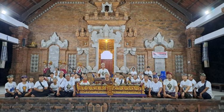 Merekonstruksi Gending Lelambatan Klasik Gilak Embat dan Tabuh Pisan Sekaa Gong Desa Kwanji Sempidi