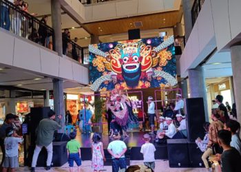 Ngelawang di Mall: Melestarikan Budaya di Ruang Modern