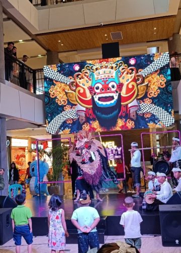 Ngelawang di Mall: Melestarikan Budaya di Ruang Modern