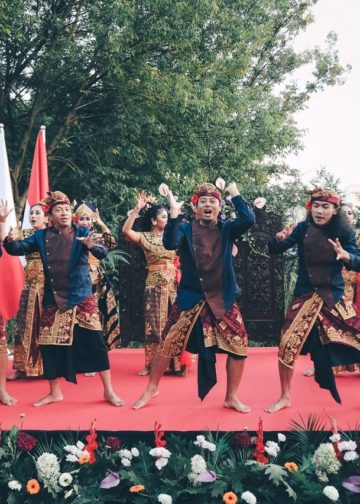 Kolaborasi ISI Denpasar dengan Dollina Charlotty Resort and Spa pada Program Magang MBKM di Polandia