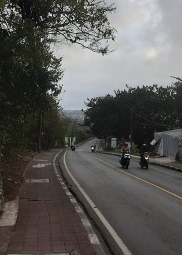 Di Puncak Tegeh Buhu  