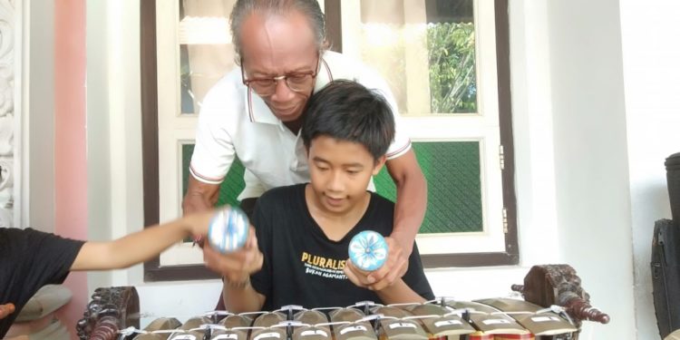 Mengenang 13 Tahun “Tragedi Sebelas” [2]: Seniman I Nyoman Pindah, Asa yang Tersisa dari Sebunibus