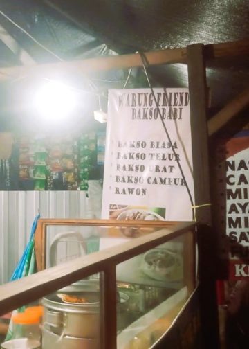 “Warung Friend”,  Warung Legend bagi Mahasiswa di Kampus Bawah Undiksha Singaraja