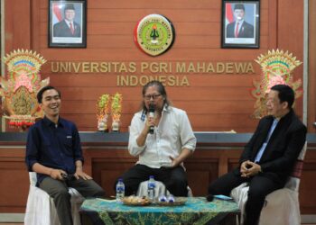 Dua Made Adnyana Suarakan Jurnalisme Warga dan Jurnalisme Sastra di Pekan Jurnalistik UPMI Bali