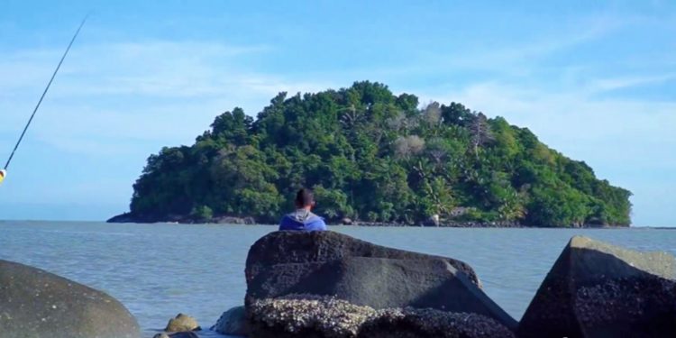 Surga Tersembunyi Bagi Pemancing Itu Bernama Pulau Tempurung