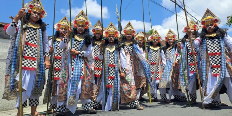 Desa Adat Kwanji Sempidi Menciptakan Tari Baris Jaka