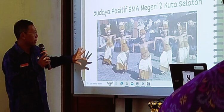 Canang Sari : Budaya Positif Dari Toska     