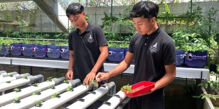 Padupadan Pariwisata dan Pertanian di SMKN 1 Petang: Membangun Masa Depan Berkelanjutan