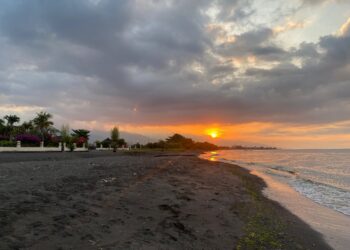Melali ke Seririt, Harus Coba “Healing” Menikmati Sunset di Pantai Sulanyah