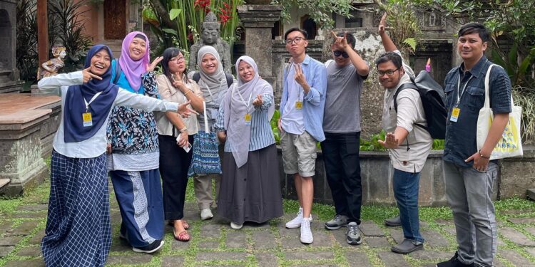 Kelindan Mimpi dan Kenyataan: UWRF dari Mata Penulis Kemarin Sore