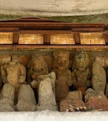 Pura Puseh Sari Desa Aan dan Arca-arca dari Masa Lalu