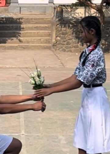 Kelas Kosong, Segala Haru dan Romantis Tumpah Ruah di Lapangan : Cerita HUT SMPN 2 Sawan