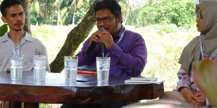 Saya Emerging Writer UWRF 2024, Namun Hidup Harus Tetap Berjalan: Sebuah Refleksi