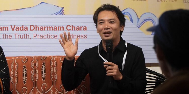 Melihat Fatris dari Pinggir