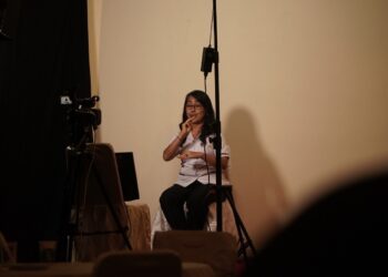 Bahasa Isyarat yang Humanis dan Bahasa Ekspresif yang Di-off-kan dalam Debat Final Paslon Pilkada Buleleng