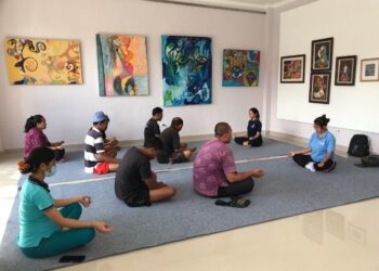 Keluarga Kaya ODGJ, Dua Cerita Tentangnya