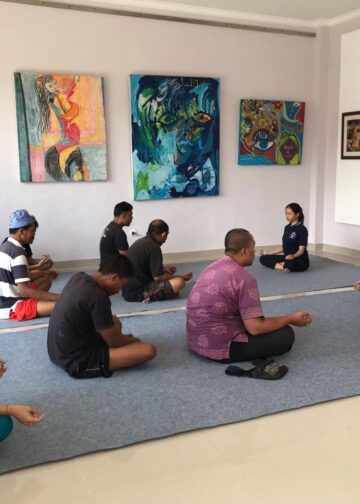 Keluarga Kaya ODGJ, Dua Cerita Tentangnya