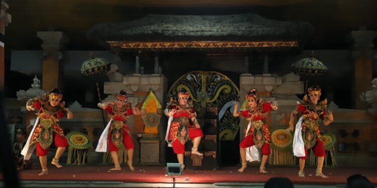 Pentas Karya Mahasiswa PSBKH STAHN Mpu Kuturan: Mencipta untuk Menemukan Jati Diri dan Menjalin Jejaring Seni