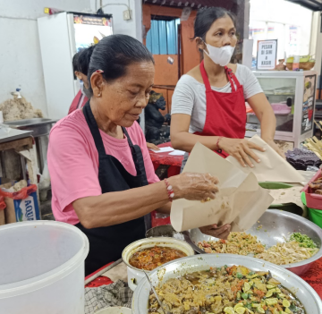 Warung Nasi Lawar Dugong 21: Kuliner Legendaris dari Guwang dan Kisahnya yang Jarang Diketahui