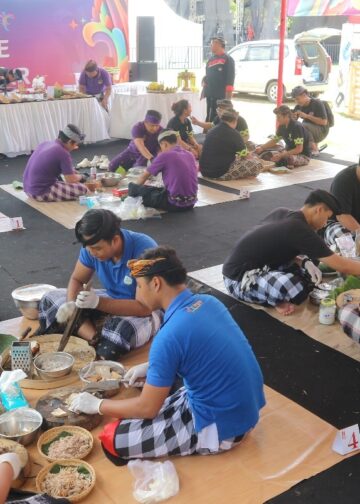 Merawat Tradisi Bumbu Bali Lewat Parade Ngelawar di Denpasar Festival 2024