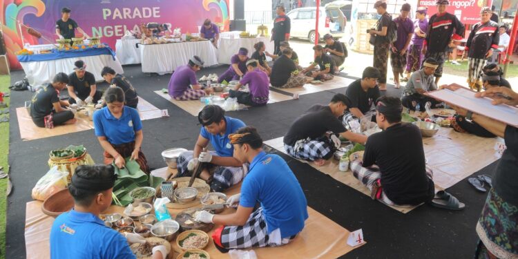 Merawat Tradisi Bumbu Bali Lewat Parade Ngelawar di Denpasar Festival 2024