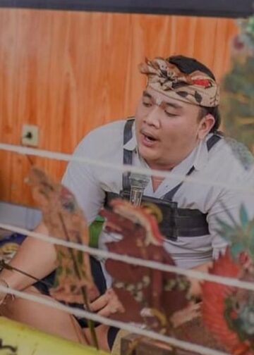 Made Indra Sanjaya, Ayah Dalang, Dia Dalang Juga
