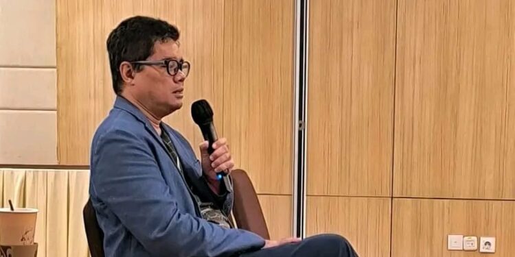 Tembang Puitik Ananda Sukarlan: Penerjemahan Intersemiotik