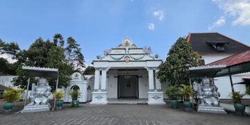 Unggah-Ungguh Van Java