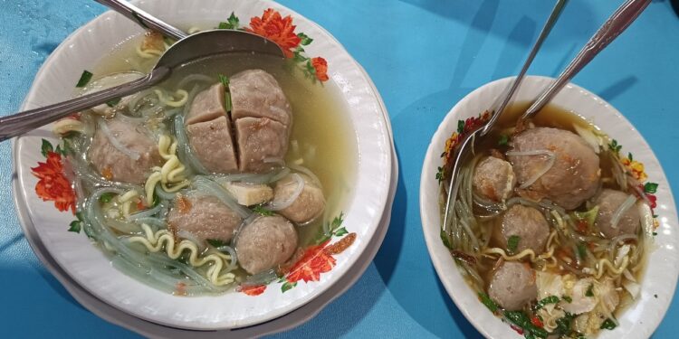 Kulineran di Singaraja: Bakso Lidah yang Bikin Goyang Lidah, di Sini Tempatnya