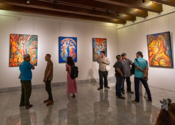 Susiawan dalam Pameran “Bridges of Light”: Pengalaman Transformatif yang Mendorong Dialog, Kreativitas, dan Refleksi