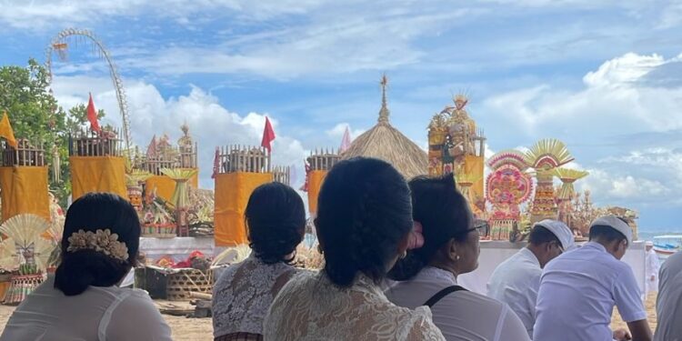 Tradisi “Mendak Hujan” di Gumi Delod Ceking     